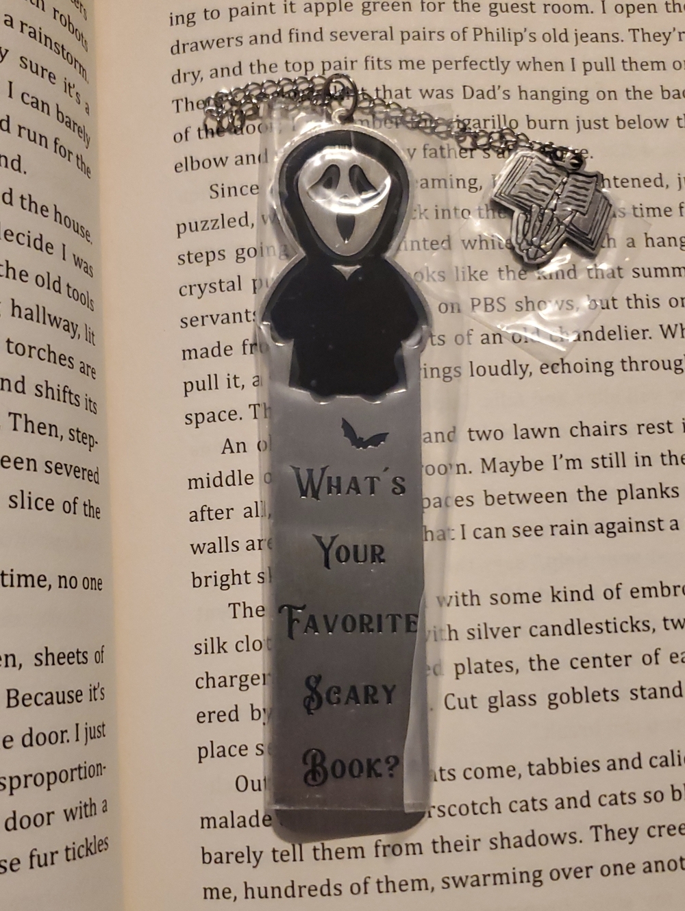Bookmark - What's Your Favorite Scary Book? With Chain And Hanging Charm New